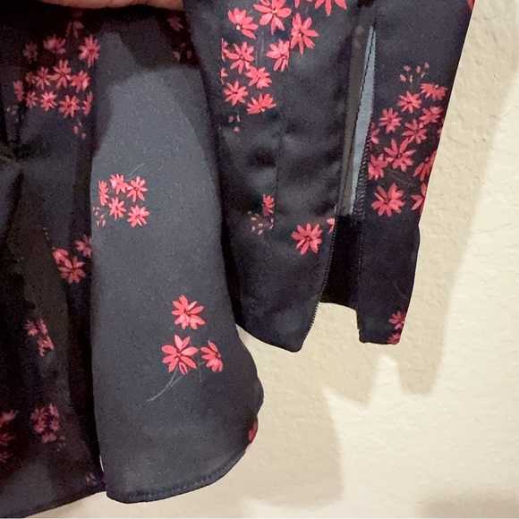 Keepsake Infinity Long Sleeve Wrap Blouse Top Black Ditsy Size XS NWT - Picture 3 of 6